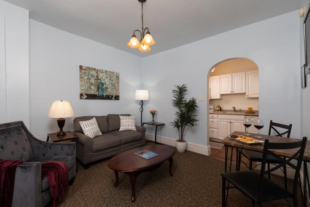 Carlisle House Bed and Breakfast